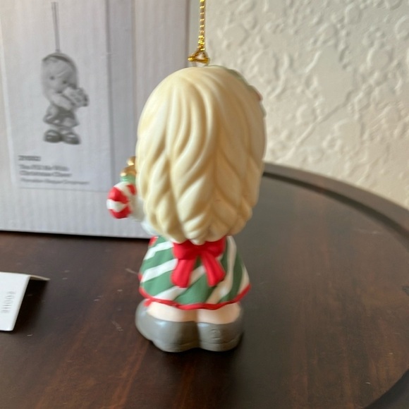 Precious Moments: Girl- You fill me with Christmas cheer- 2021 Ornament - Picture 6 of 16